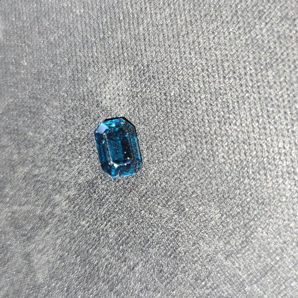 Blue Zircon - Picture 2 of 2